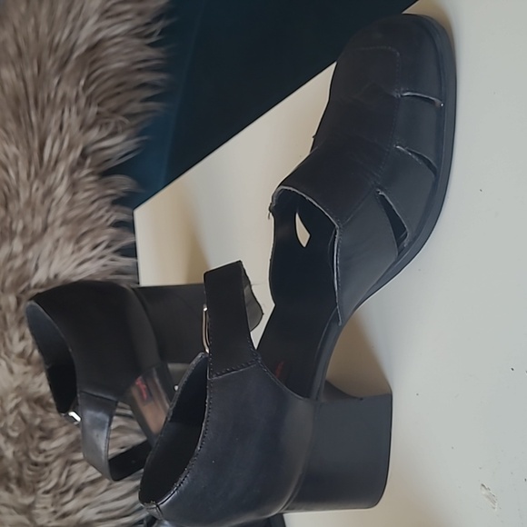 Solid heel leather shoes size 41 - Picture 4 of 4